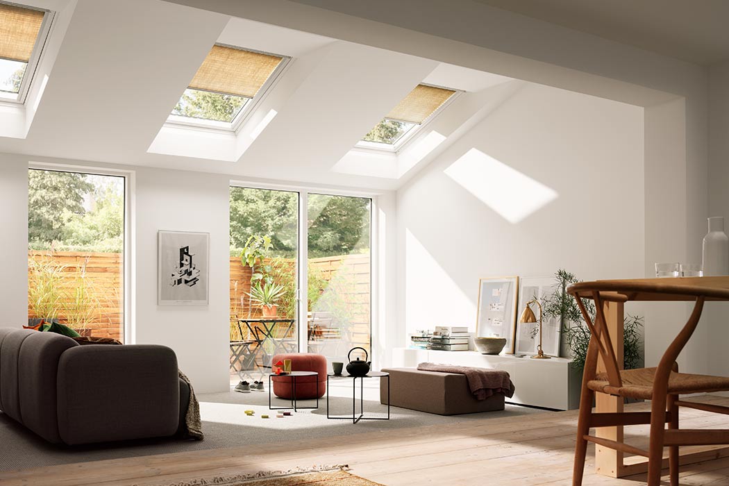 Ilumina tu hogar con ventanas de tejado y complementos Velux.